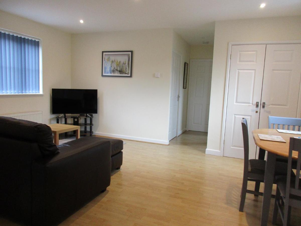 20 Nightingale Gardens, Coton Park, Rugby Cv23 0Wtアパートメント エクステリア 写真